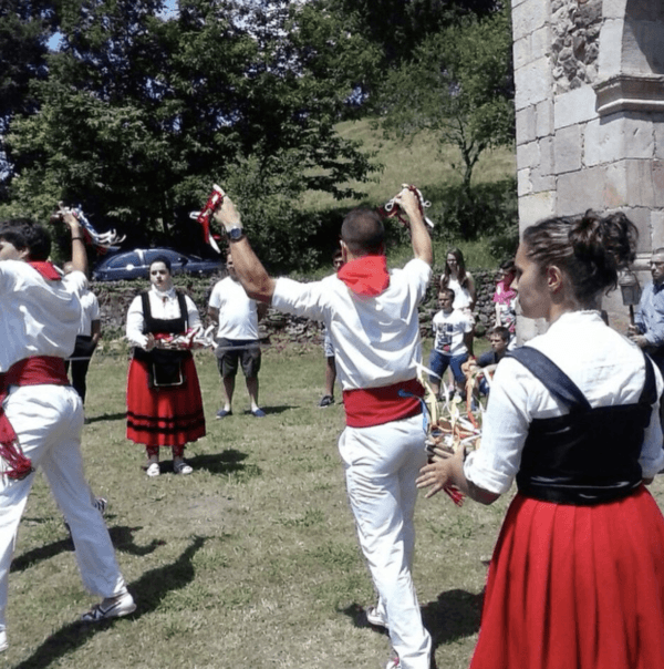 Día de Cantabria: su historia, cuándo es y las mejores formas de celebrarlo bailes y danzas